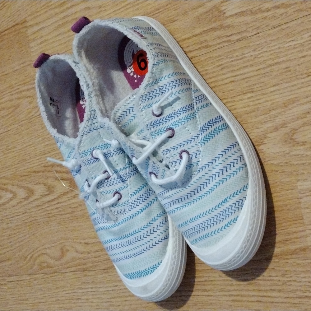 Keds sz 6 kids (size 8 adult)